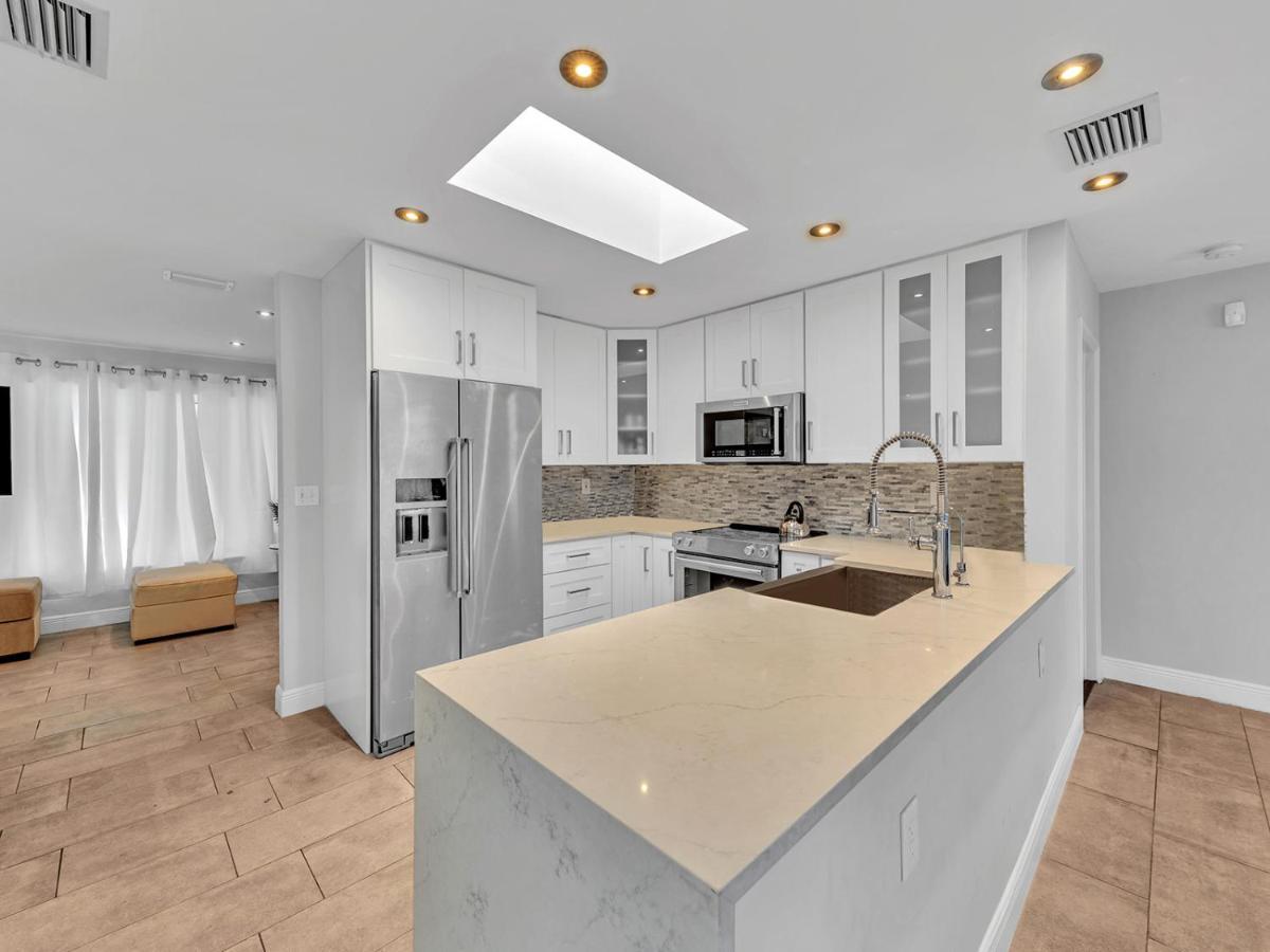 Supervilla - 3Br/2Ba - Pool - Walk To Beach هوليوود المظهر الخارجي الصورة