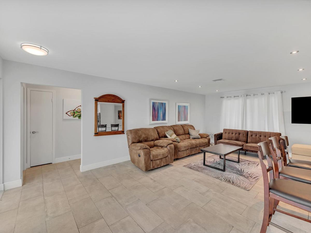 Supervilla - 3Br/2Ba - Pool - Walk To Beach هوليوود المظهر الخارجي الصورة