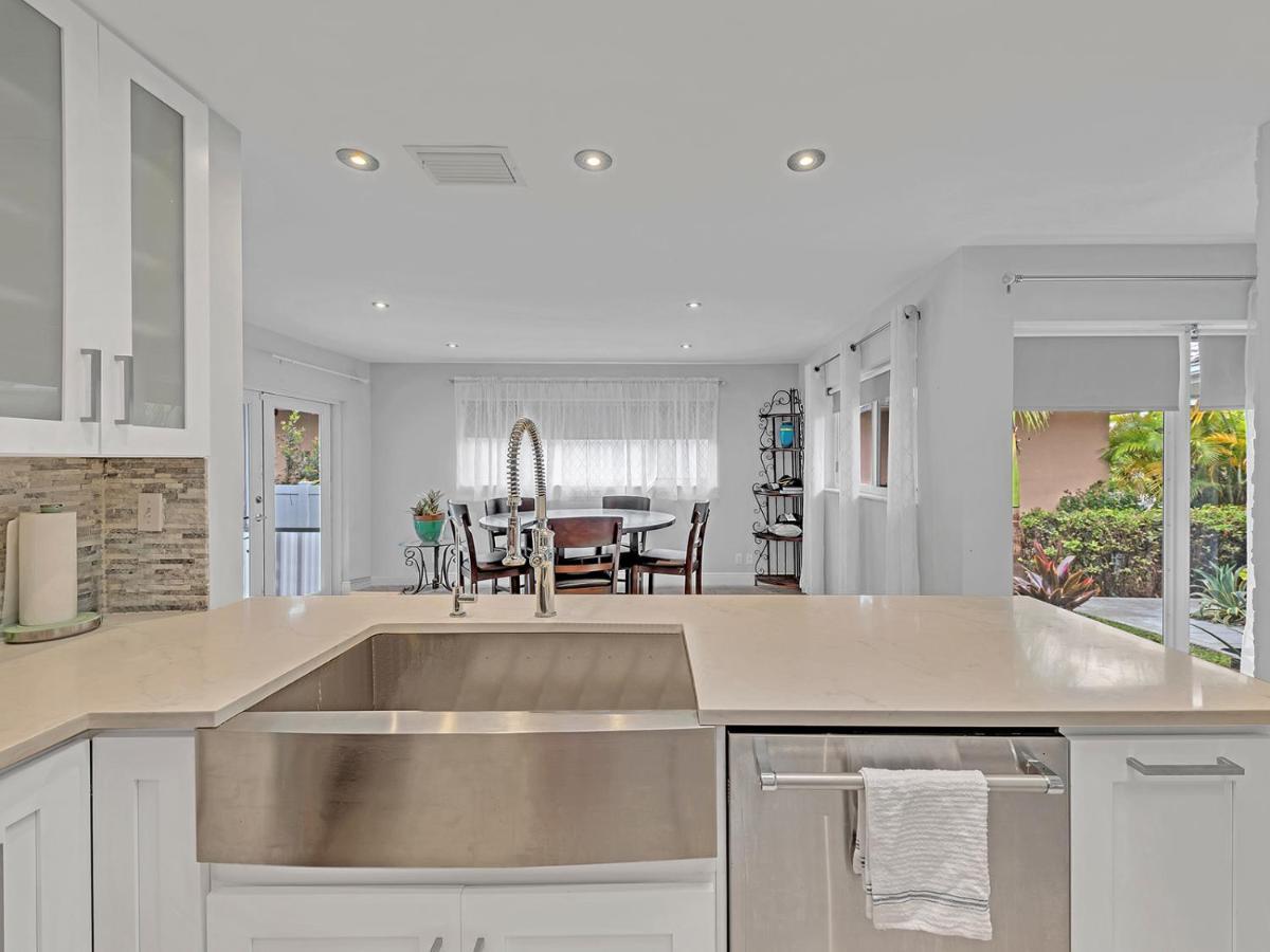 Supervilla - 3Br/2Ba - Pool - Walk To Beach هوليوود المظهر الخارجي الصورة