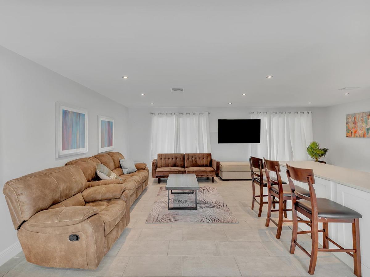 Supervilla - 3Br/2Ba - Pool - Walk To Beach هوليوود المظهر الخارجي الصورة
