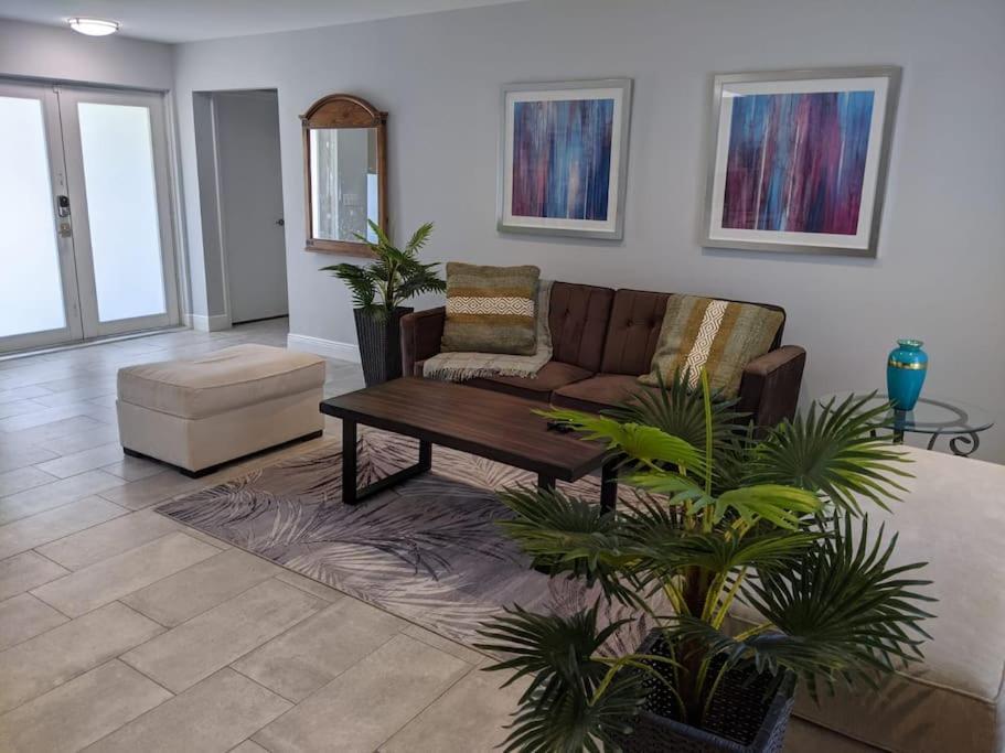 Supervilla - 3Br/2Ba - Pool - Walk To Beach هوليوود المظهر الخارجي الصورة